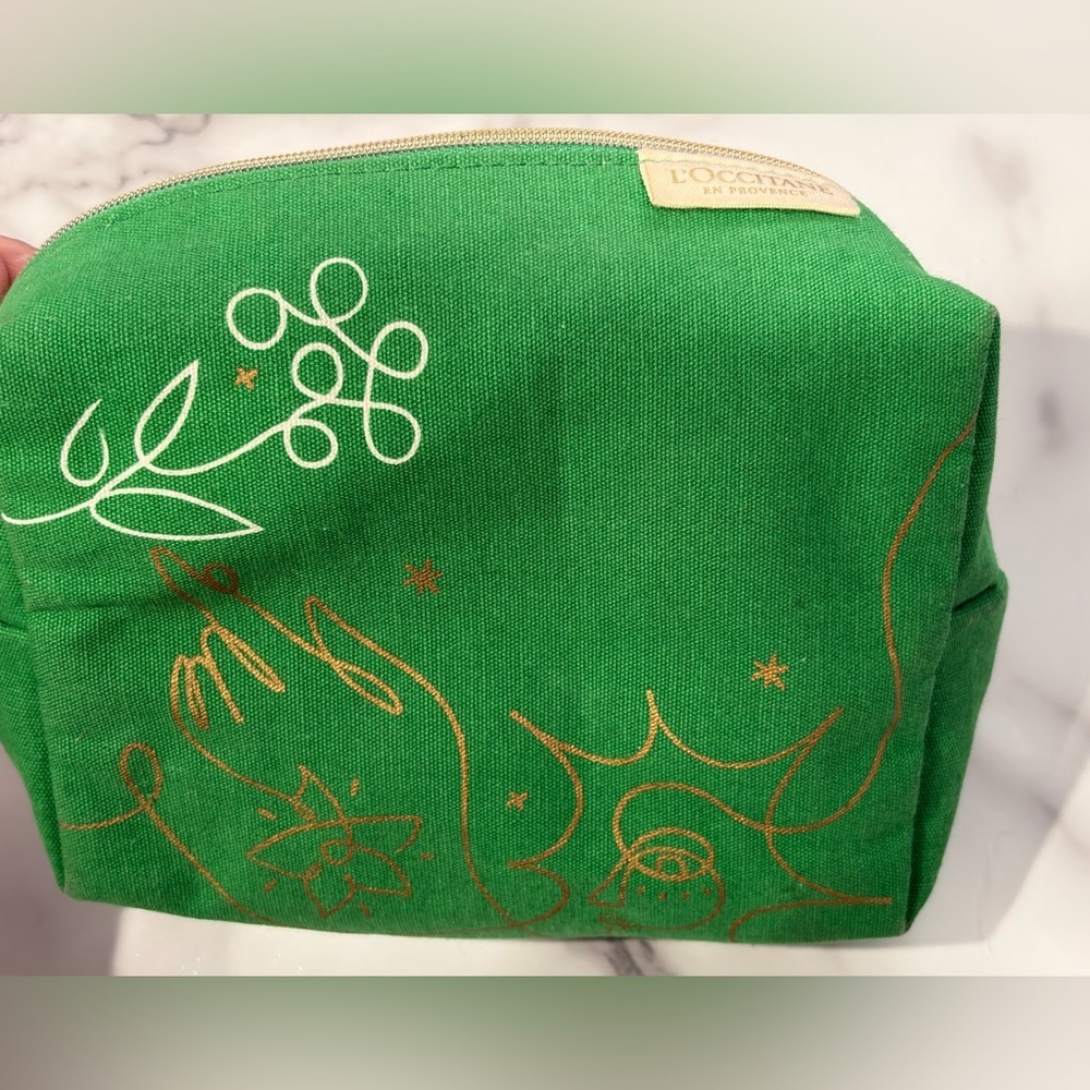 L'Occitane Zipper Cotton w/Lining
Beauty Pouch - Picture 4 of 7